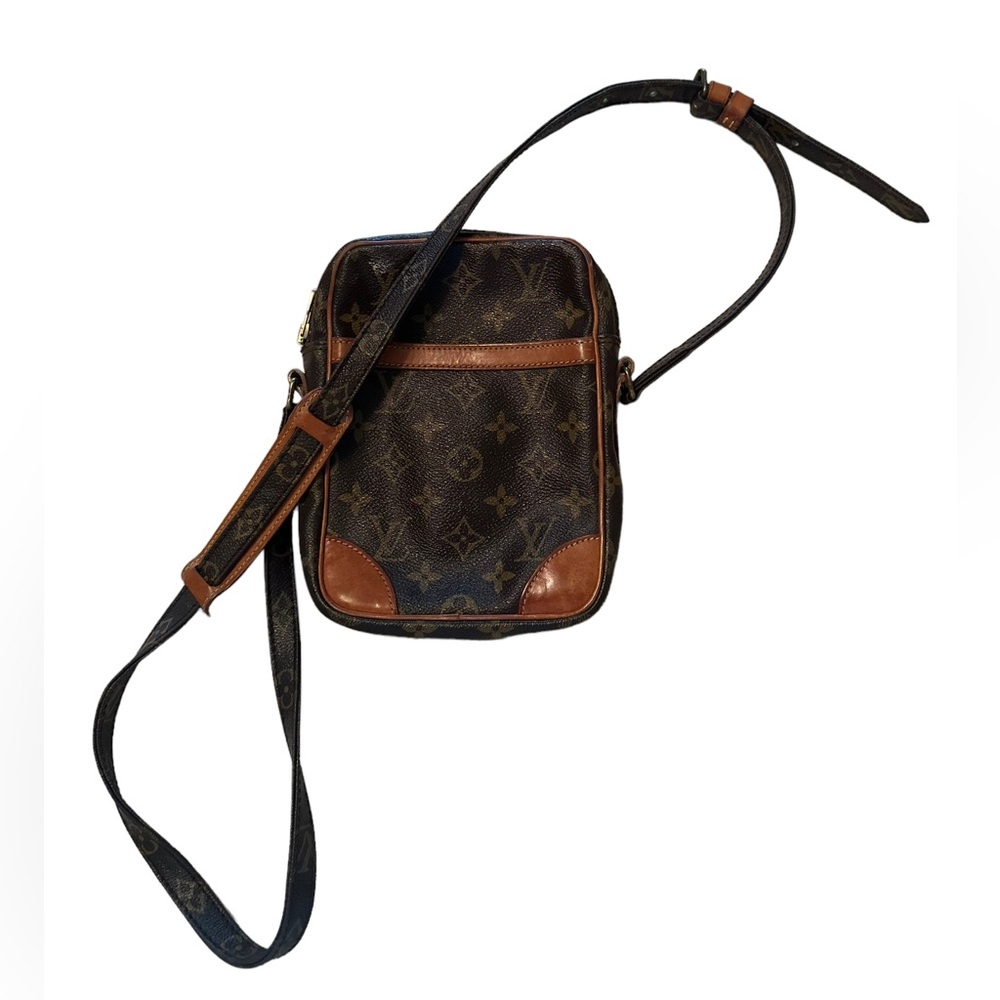 Louis Vuitton Vintage Monogram Danube Shoulder Crossbody PM Bag. COA included - Picture 4 of 14